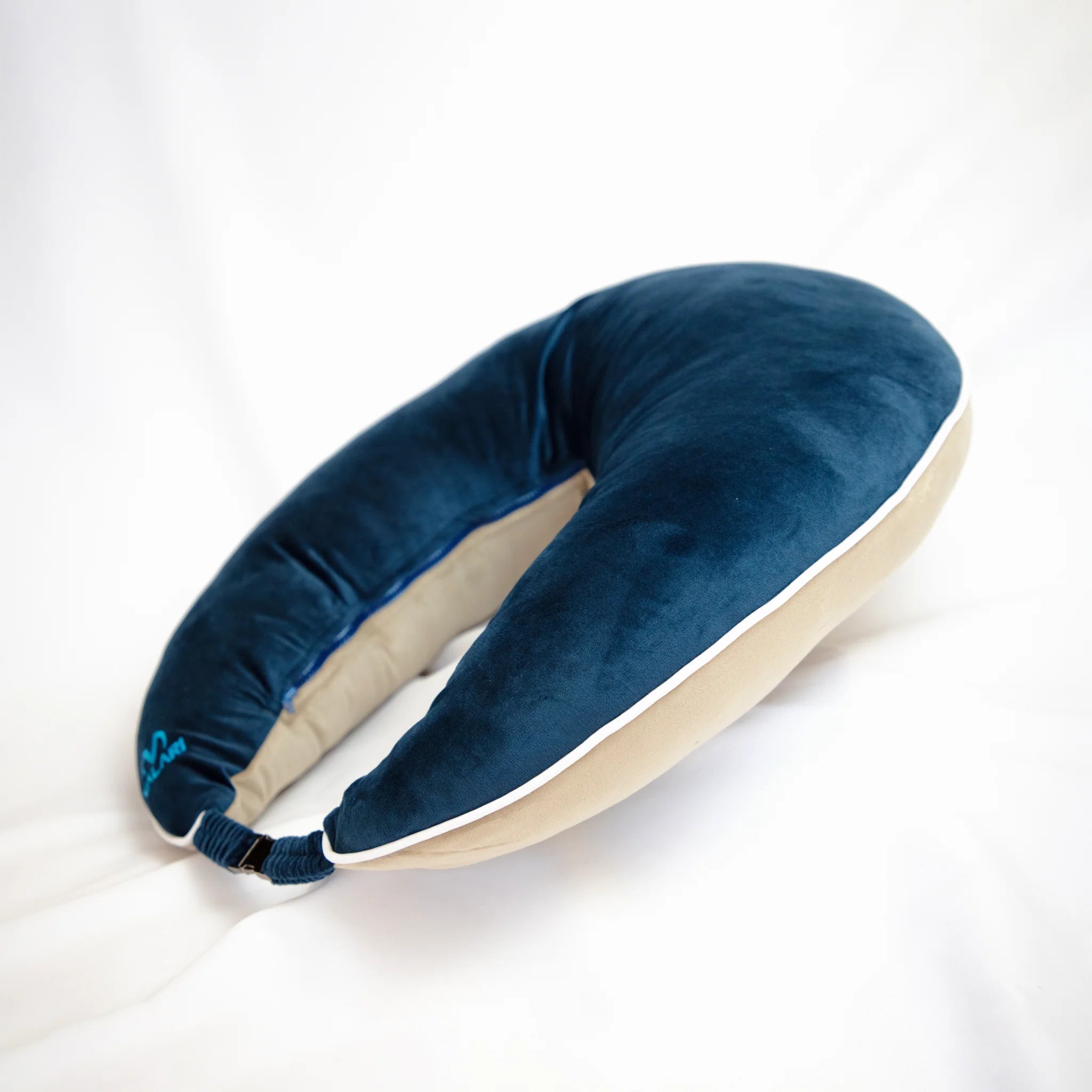 thumbnail-pillow-navy-beige.webp